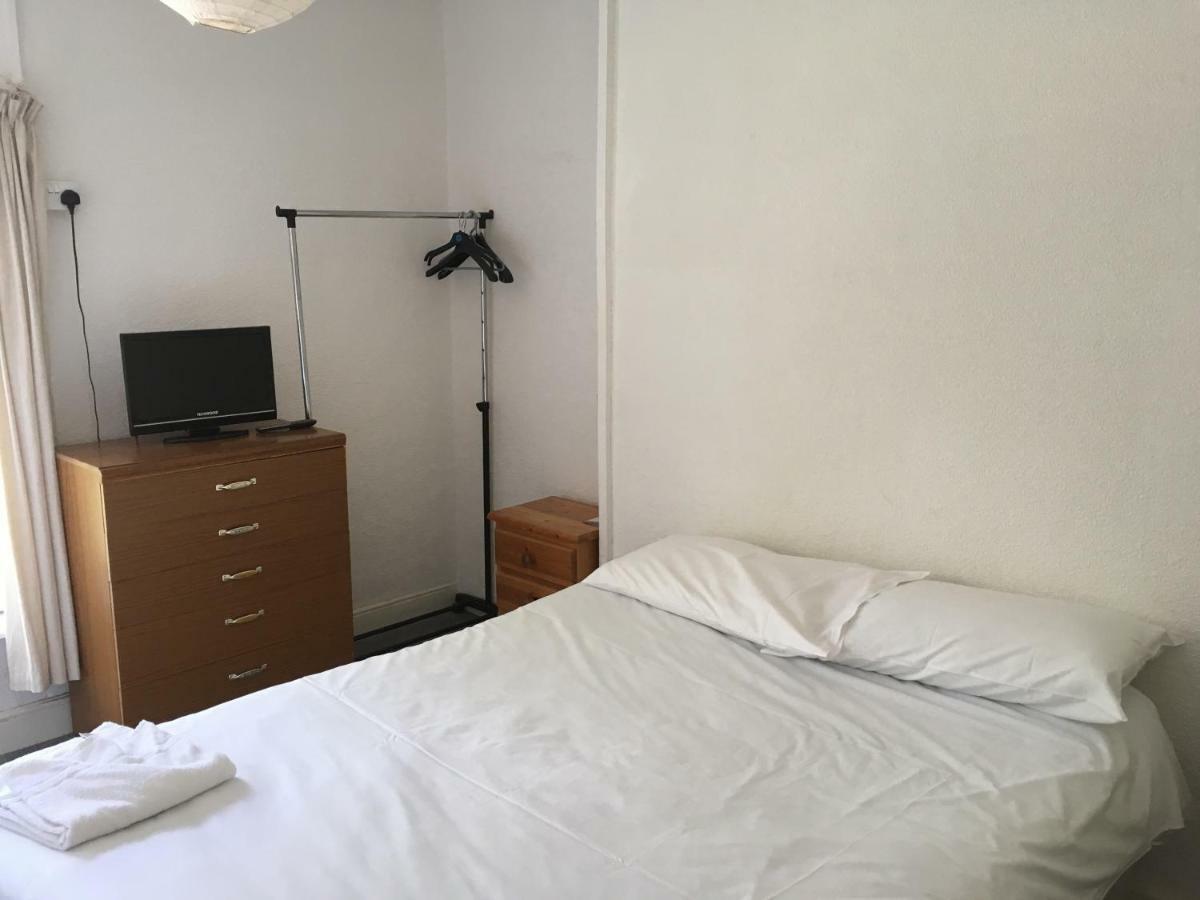 Canberra Guest House เวลลิงเบรอ ภายนอก รูปภาพ